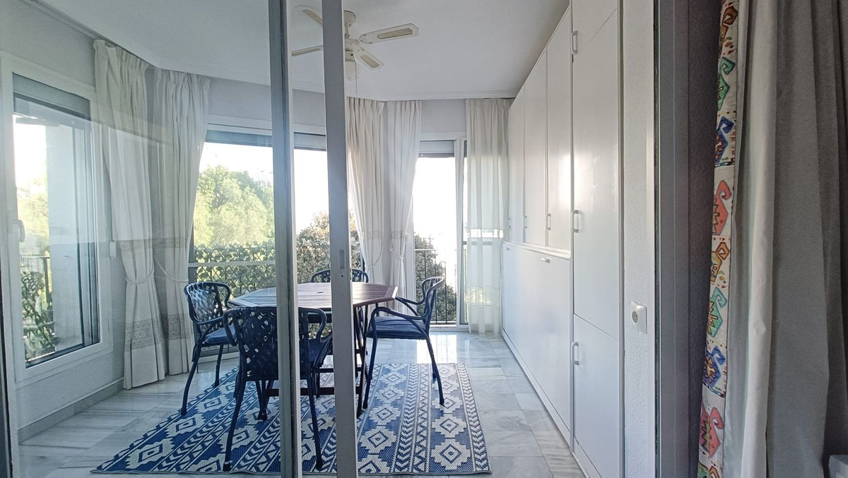 Se vende Apartamento Planta Media de 2 dormitorios en Costa Del Sol, Málaga, España