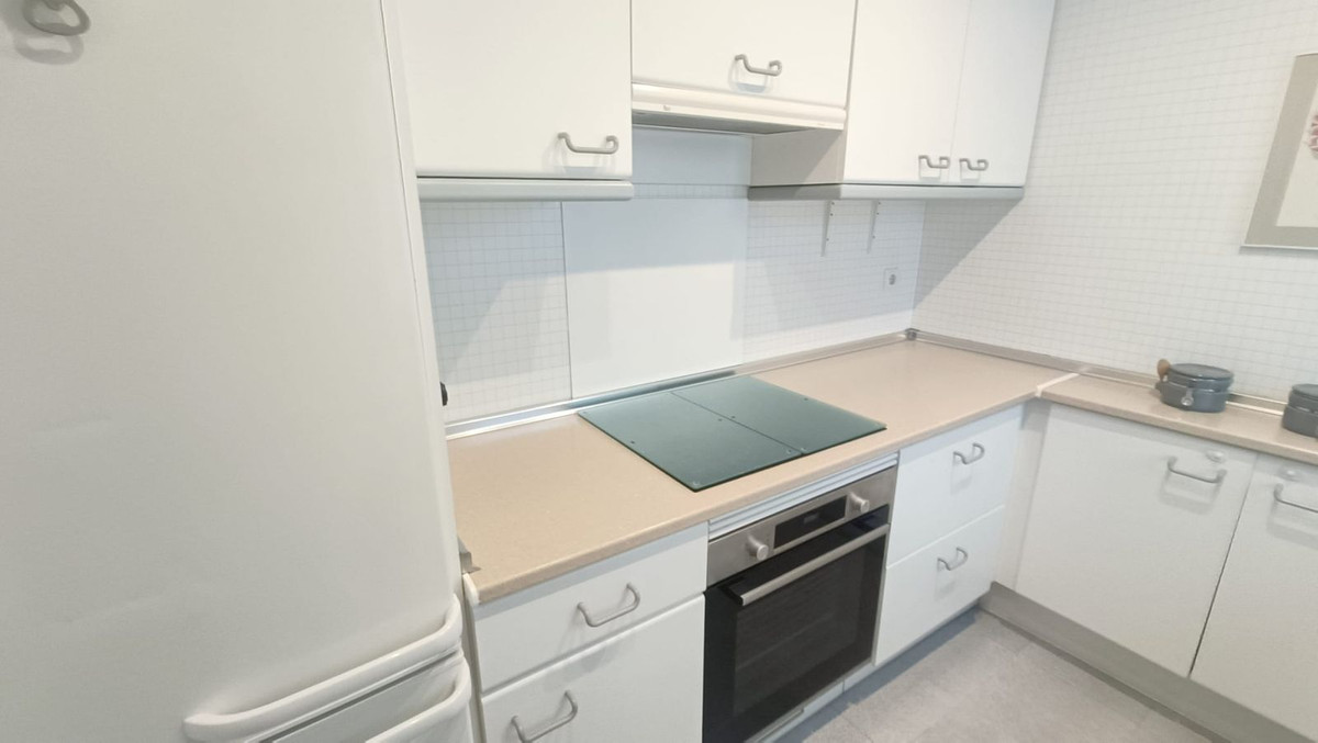 Se vende Apartamento Planta Media de 2 dormitorios en Costa Del Sol, Málaga, España
