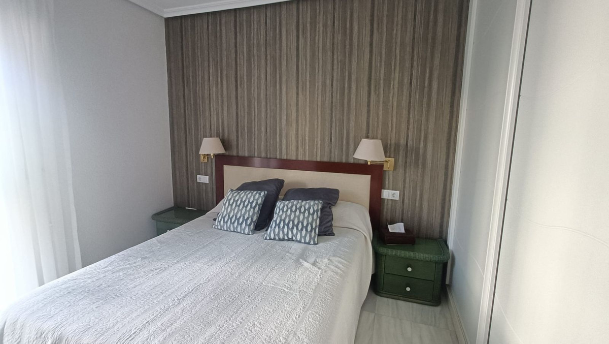 Se vende Apartamento Planta Media de 2 dormitorios en Costa Del Sol, Málaga, España