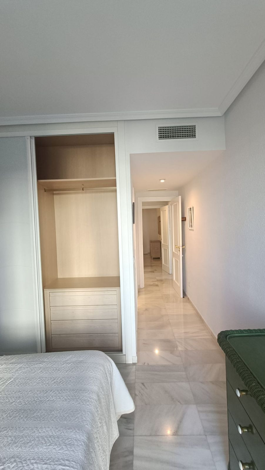 Se vende Apartamento Planta Media de 2 dormitorios en Costa Del Sol, Málaga, España