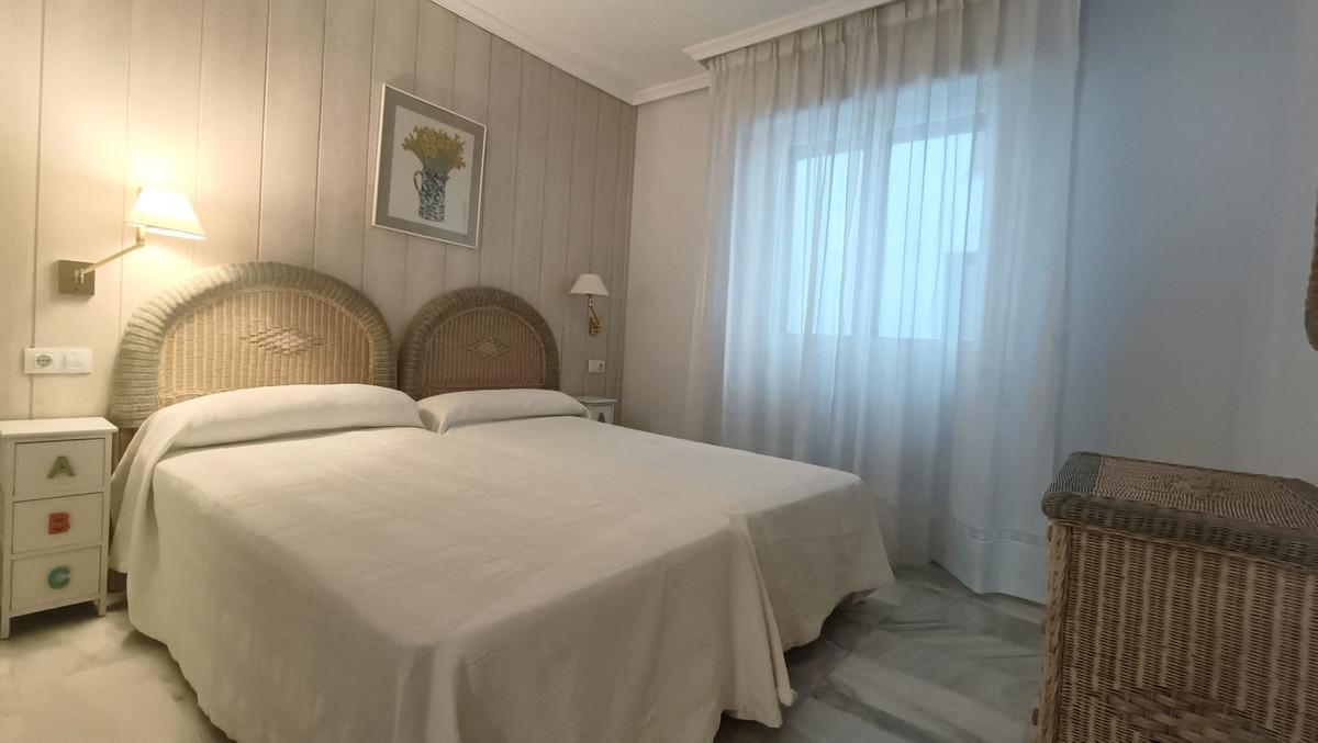 Se vende Apartamento Planta Media de 2 dormitorios en Costa Del Sol, Málaga, España