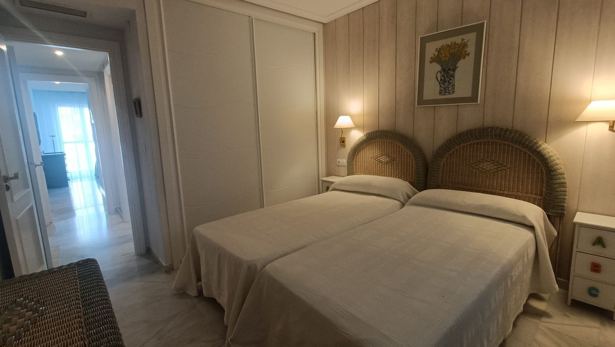 Se vende Apartamento Planta Media de 2 dormitorios en Costa Del Sol, Málaga, España