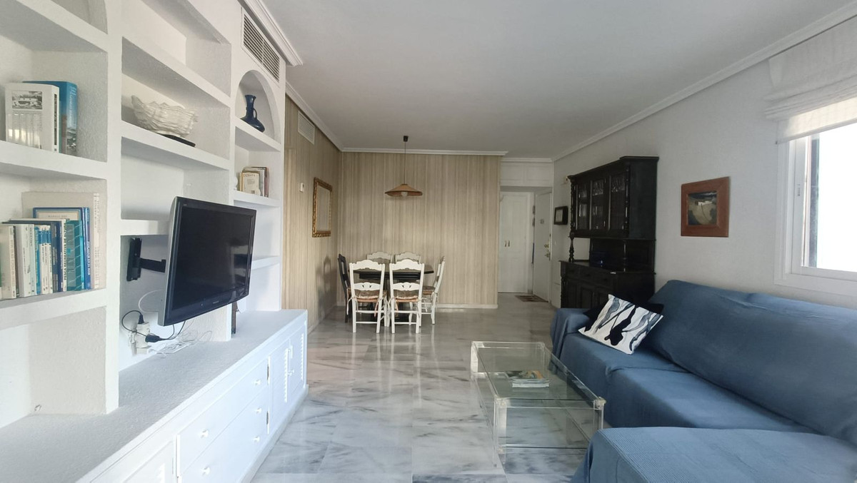 Se vende Apartamento Planta Media de 2 dormitorios en Costa Del Sol, Málaga, España