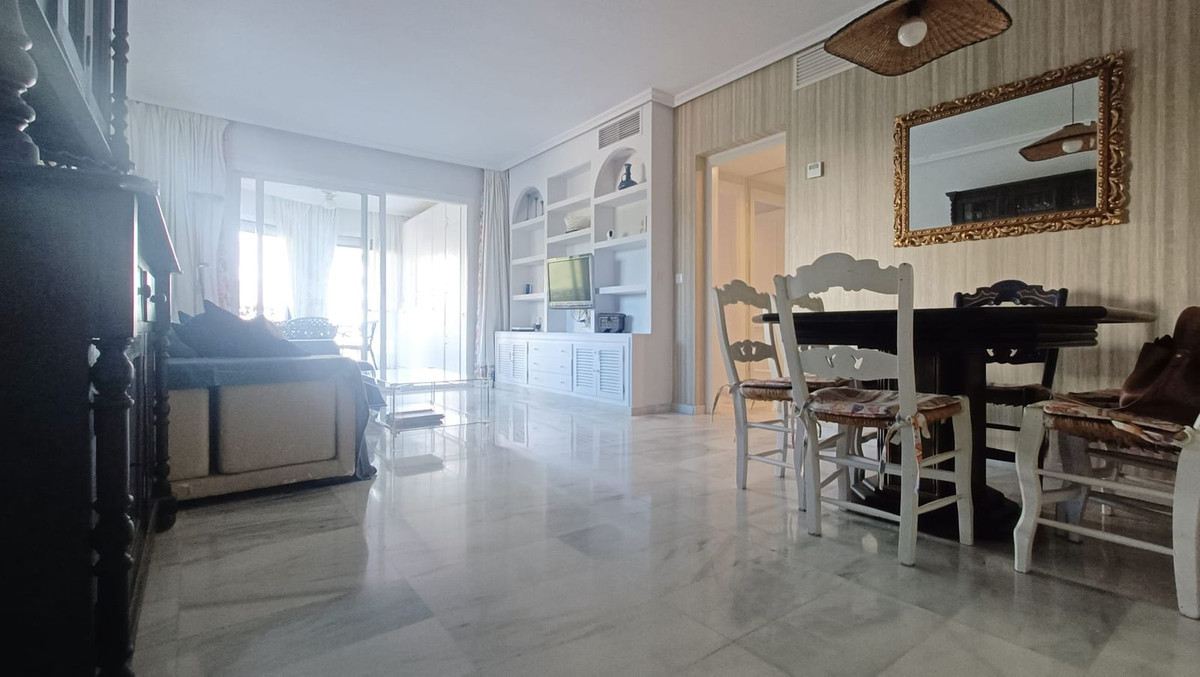 Se vende Apartamento Planta Media de 2 dormitorios en Costa Del Sol, Málaga, España