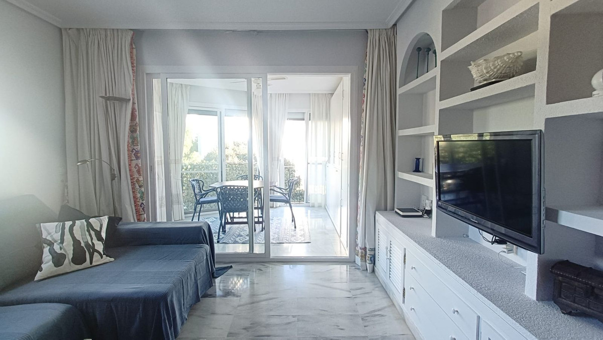 Se vende Apartamento Planta Media de 2 dormitorios en Costa Del Sol, Málaga, España