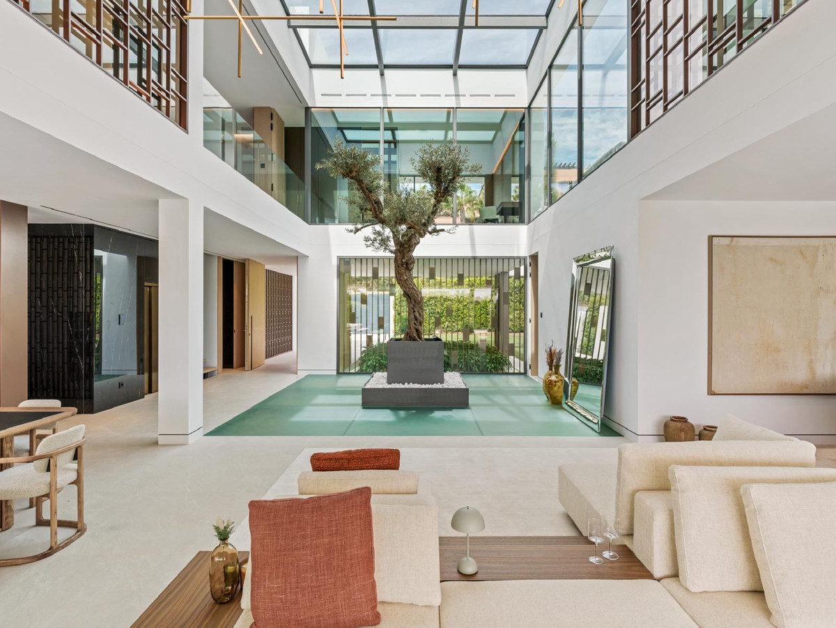 Se vende Villa - Chalet de 5 dormitorios en Costa Del Sol, Málaga, España