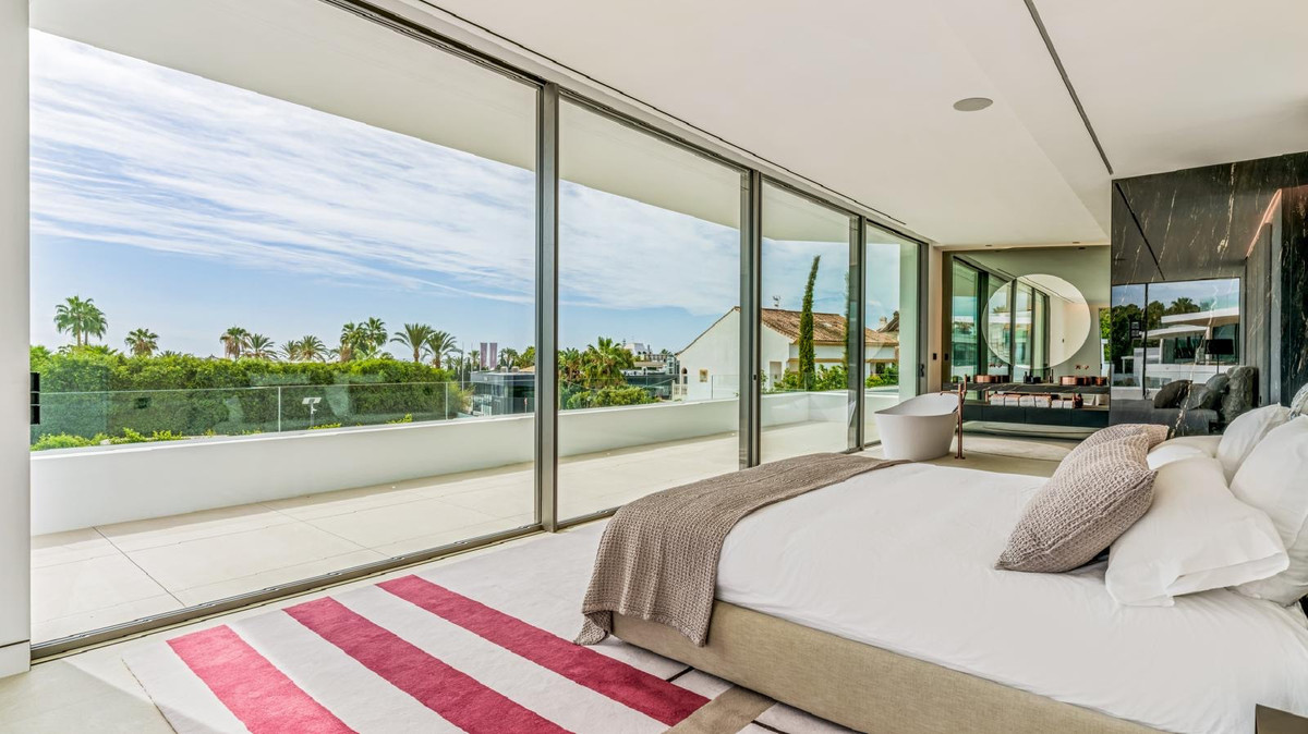 Se vende Villa - Chalet de 5 dormitorios en Costa Del Sol, Málaga, España