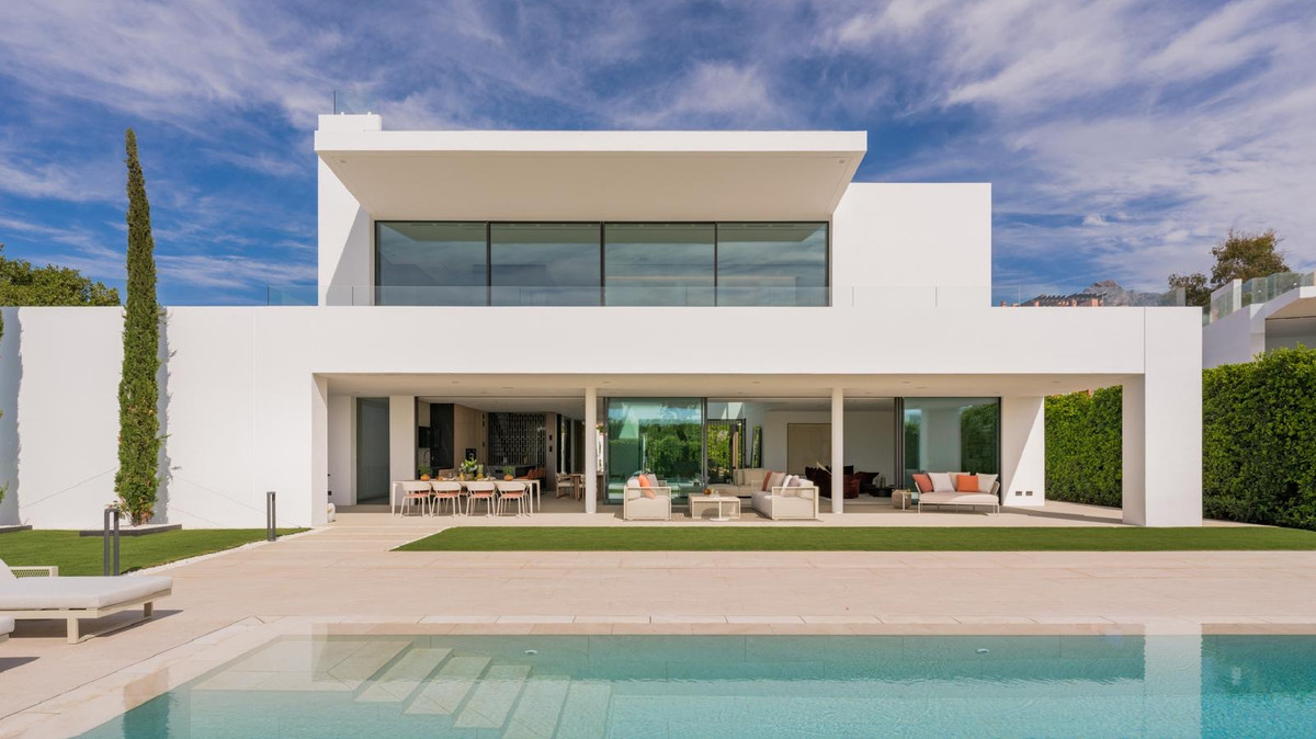 Se vende Villa - Chalet de 5 dormitorios en Costa Del Sol, Málaga, España