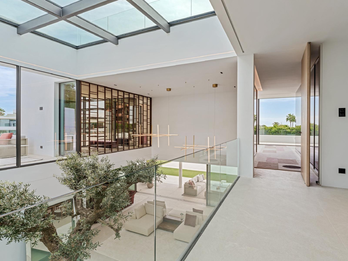 Se vende Villa - Chalet de 5 dormitorios en Costa Del Sol, Málaga, España