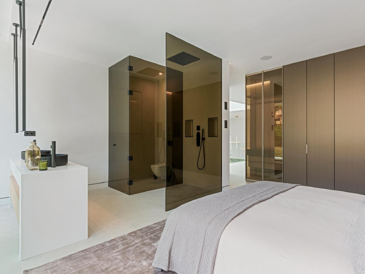 Se vende Villa - Chalet de 5 dormitorios en Costa Del Sol, Málaga, España