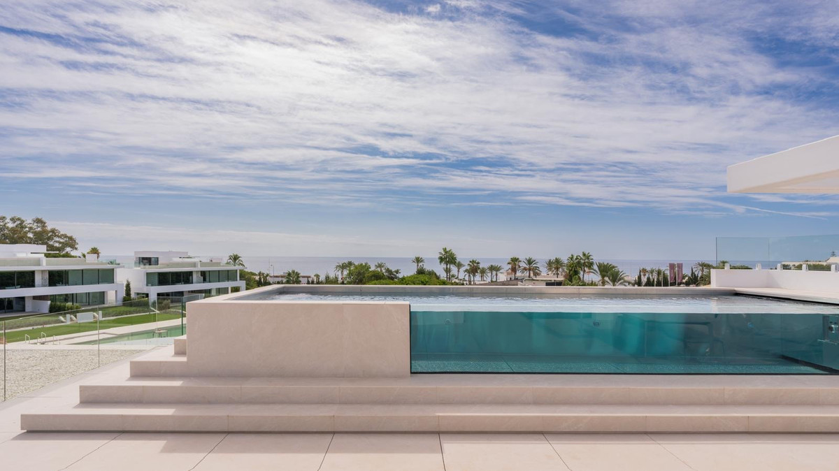 Se vende Villa - Chalet de 5 dormitorios en Costa Del Sol, Málaga, España