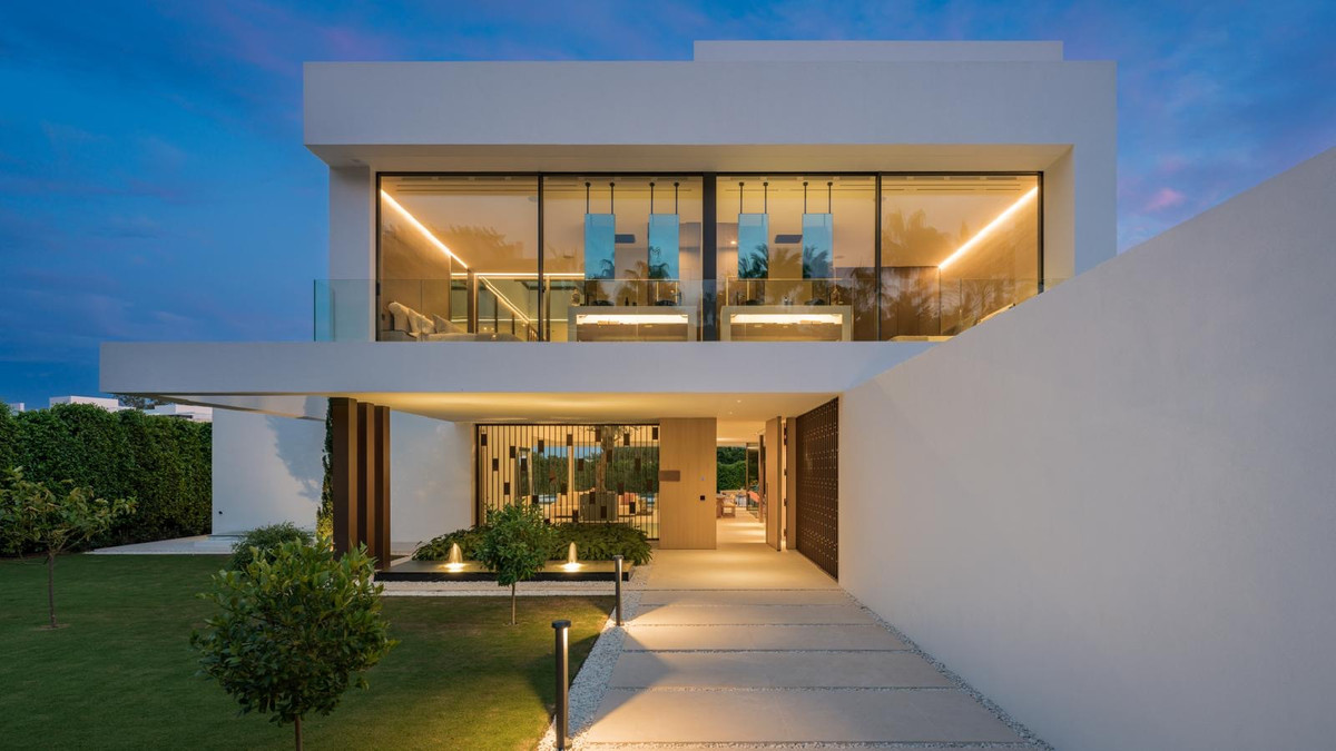 Se vende Villa - Chalet de 5 dormitorios en Costa Del Sol, Málaga, España