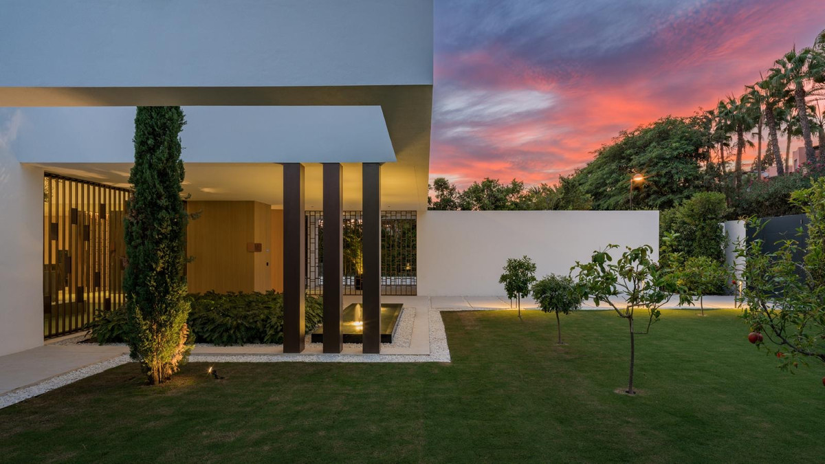Se vende Villa - Chalet de 5 dormitorios en Costa Del Sol, Málaga, España