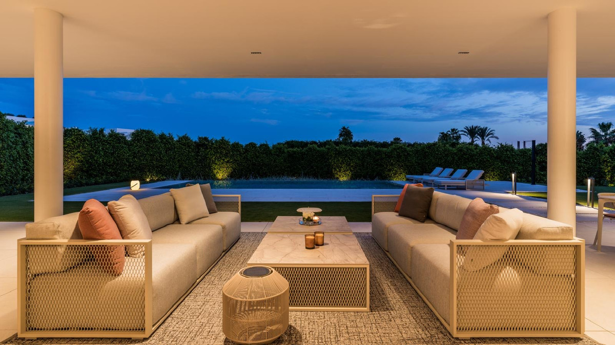 Se vende Villa - Chalet de 5 dormitorios en Costa Del Sol, Málaga, España