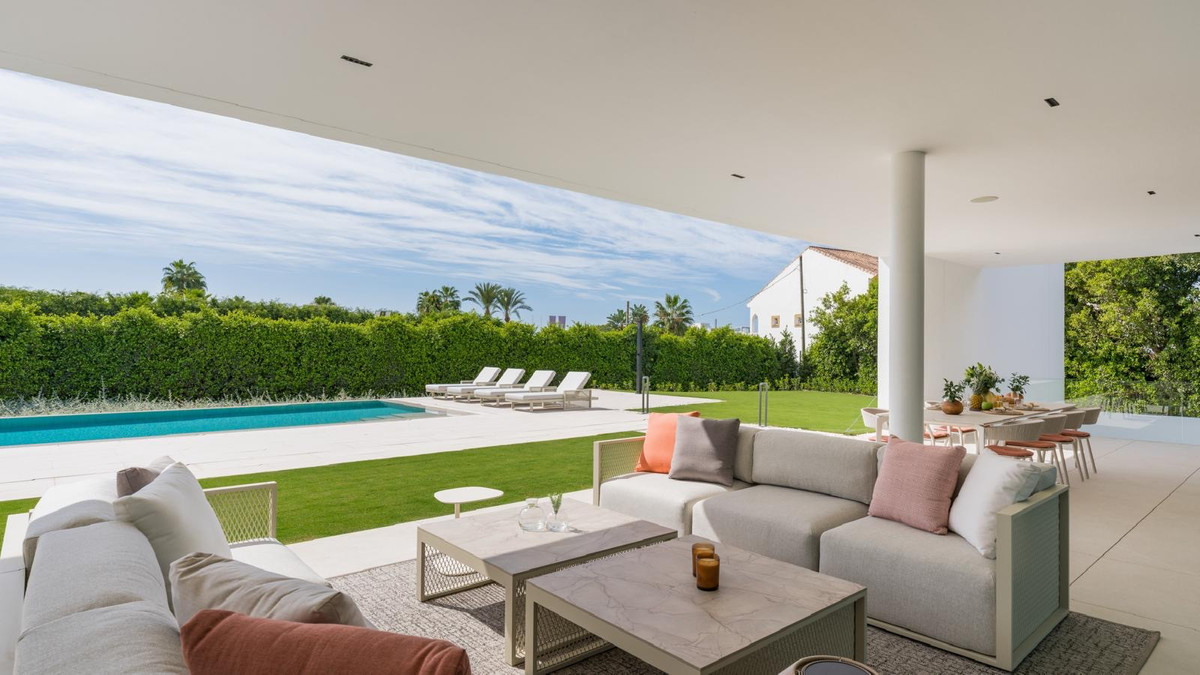 Se vende Villa - Chalet de 5 dormitorios en Costa Del Sol, Málaga, España