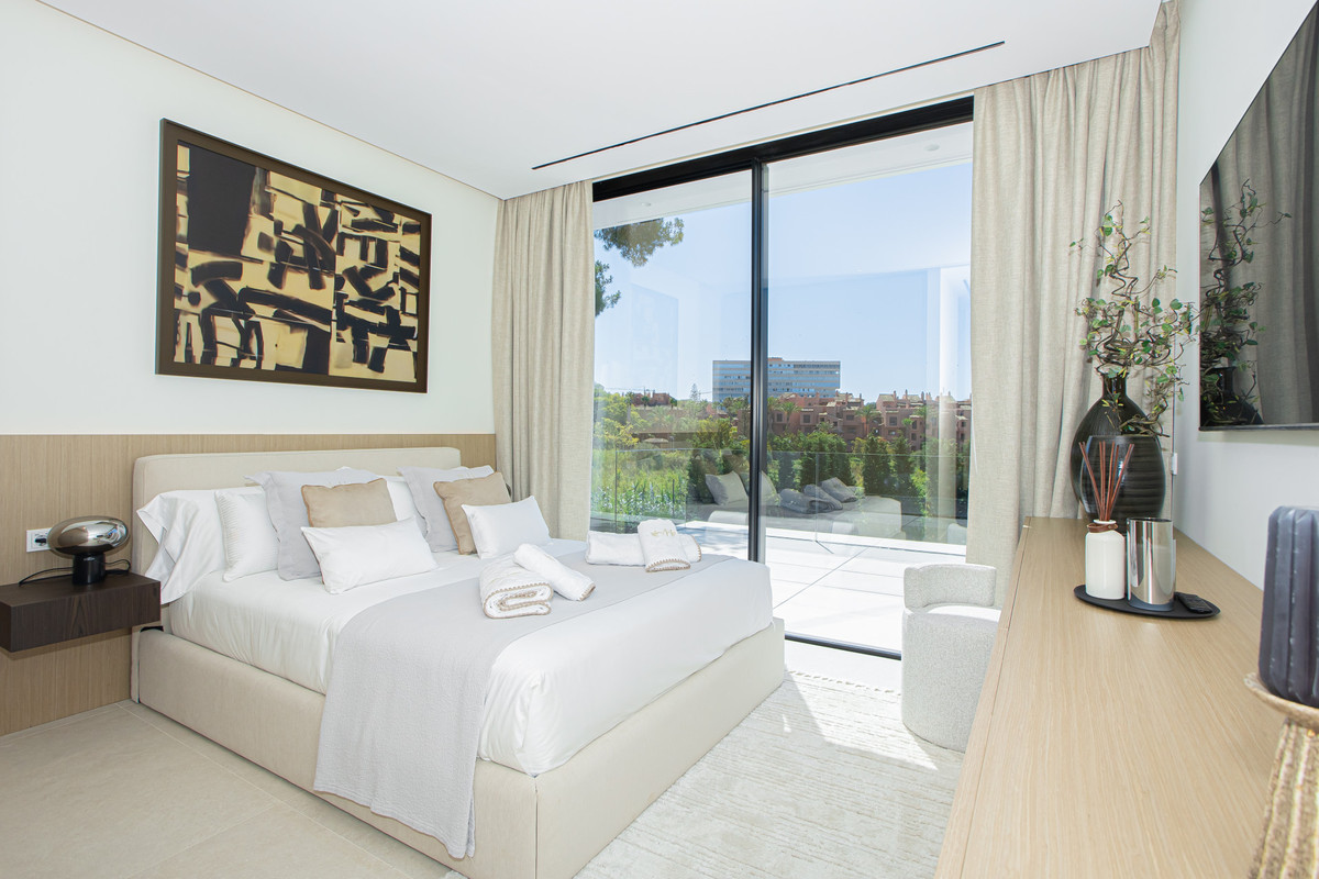 Se vende Villa - Chalet de 6 dormitorios en Costa Del Sol, Málaga, España