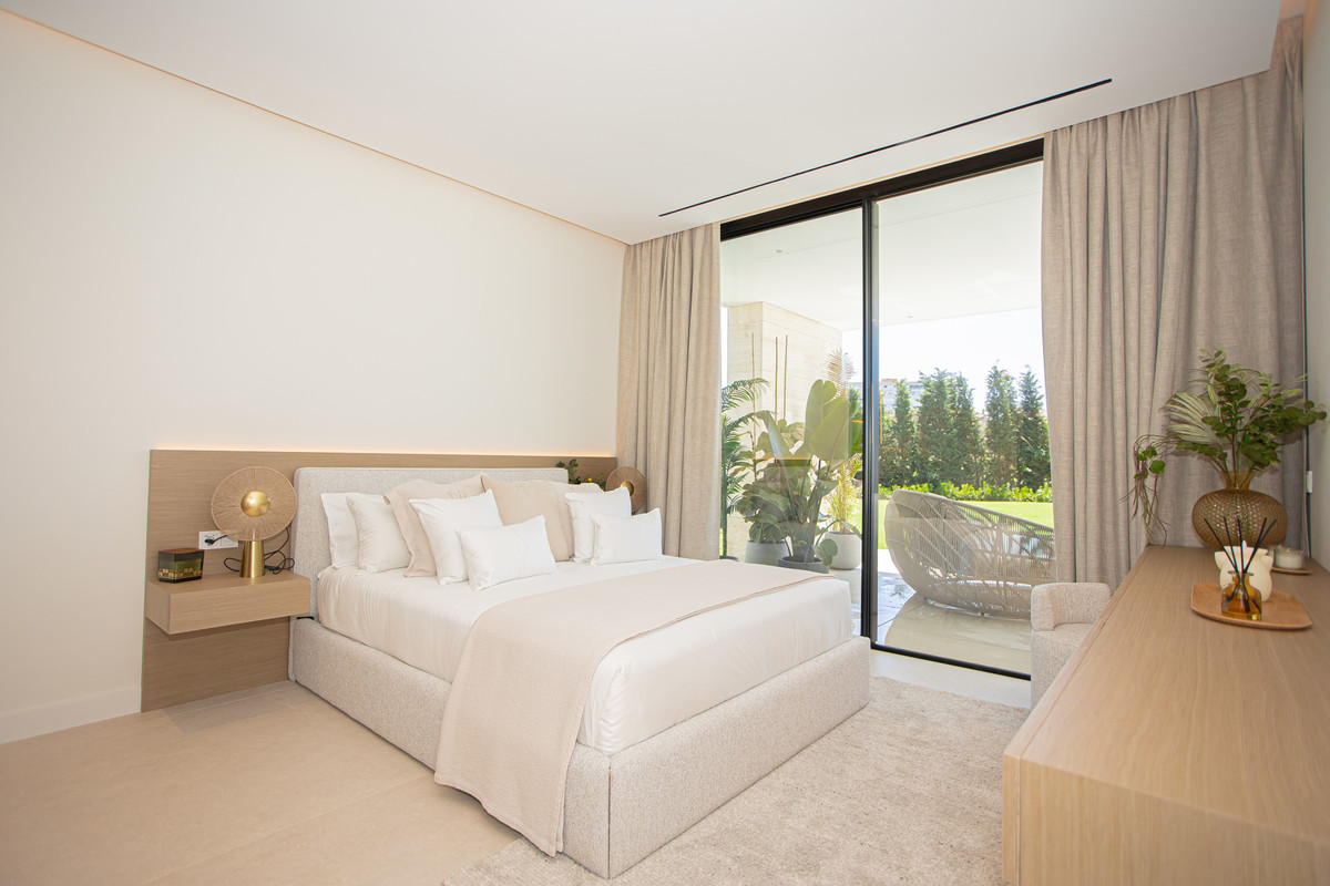 Se vende Villa - Chalet de 6 dormitorios en Costa Del Sol, Málaga, España