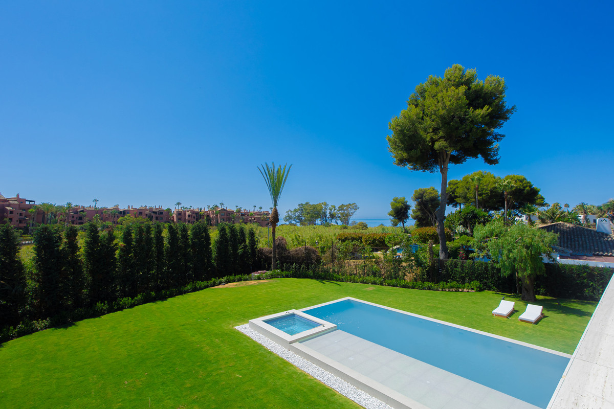 Se vende Villa - Chalet de 6 dormitorios en Costa Del Sol, Málaga, España