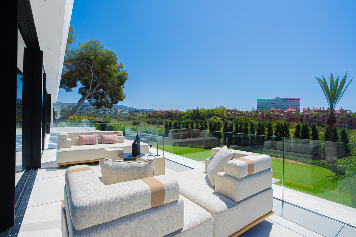 Se vende Villa - Chalet de 6 dormitorios en Costa Del Sol, Málaga, España