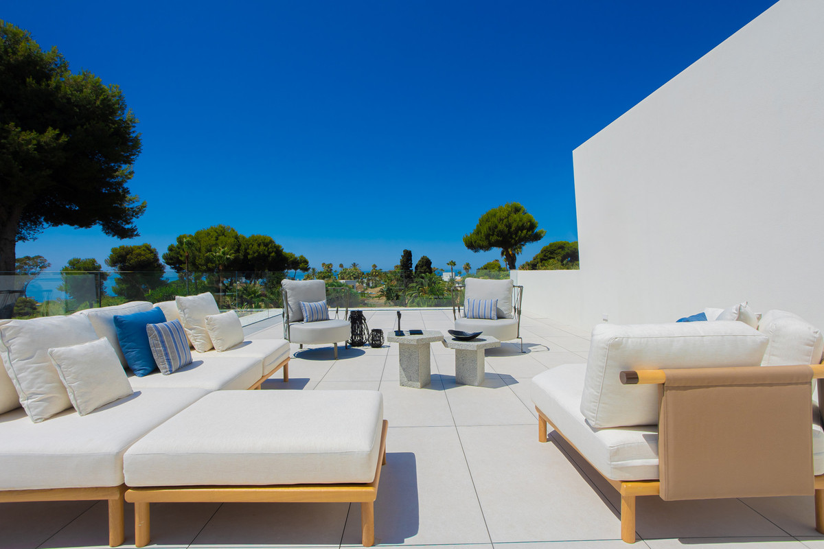 Se vende Villa - Chalet de 6 dormitorios en Costa Del Sol, Málaga, España