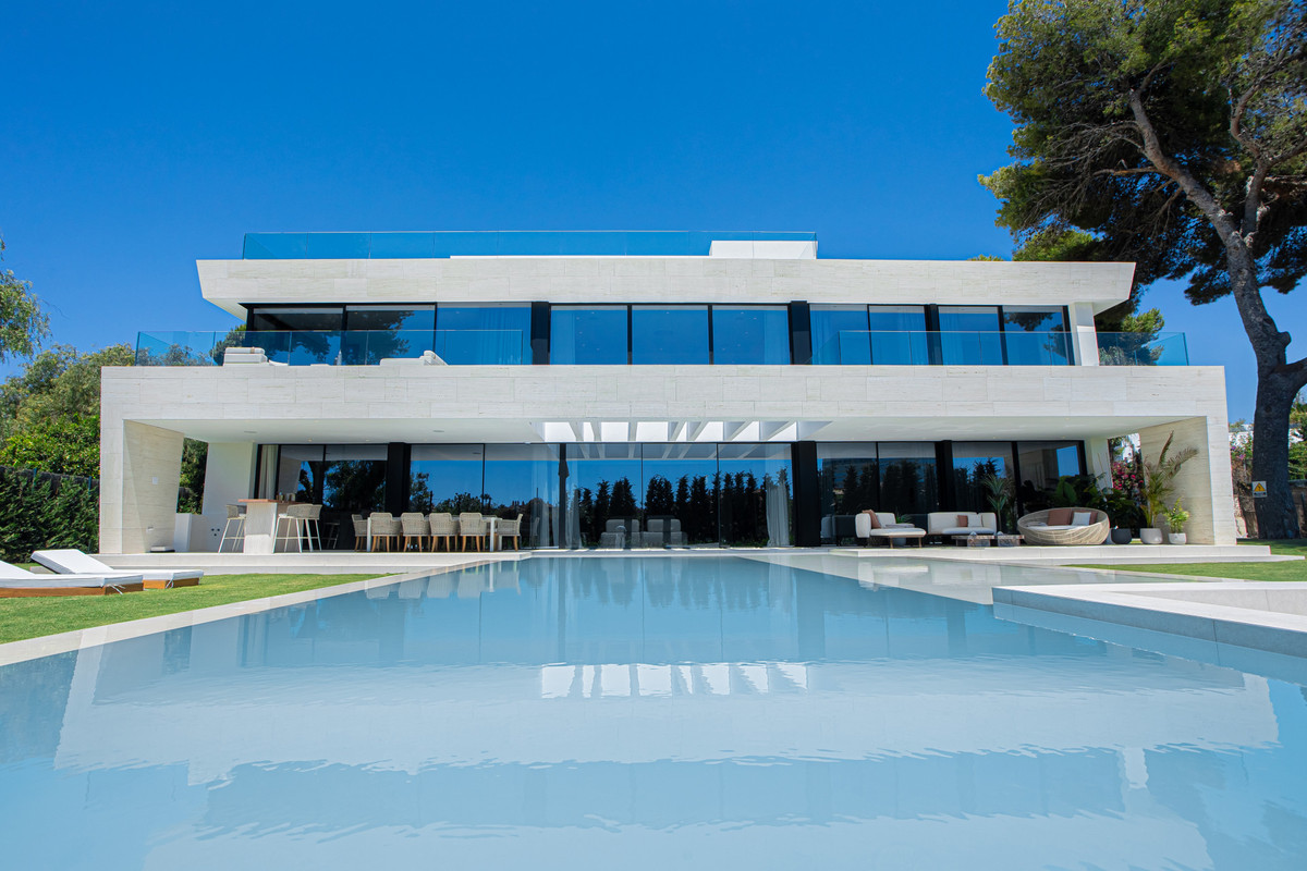Se vende Villa - Chalet de 6 dormitorios en Costa Del Sol, Málaga, España
