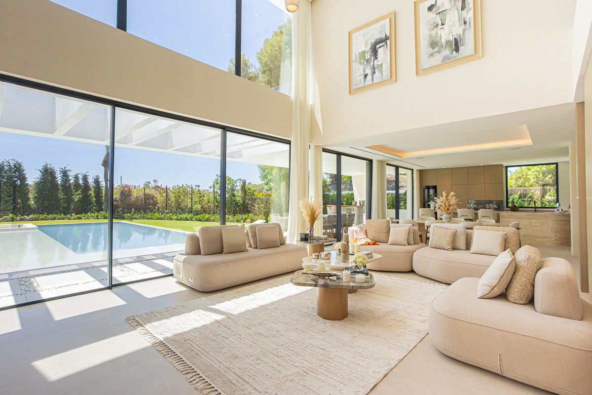 Se vende Villa - Chalet de 6 dormitorios en Costa Del Sol, Málaga, España