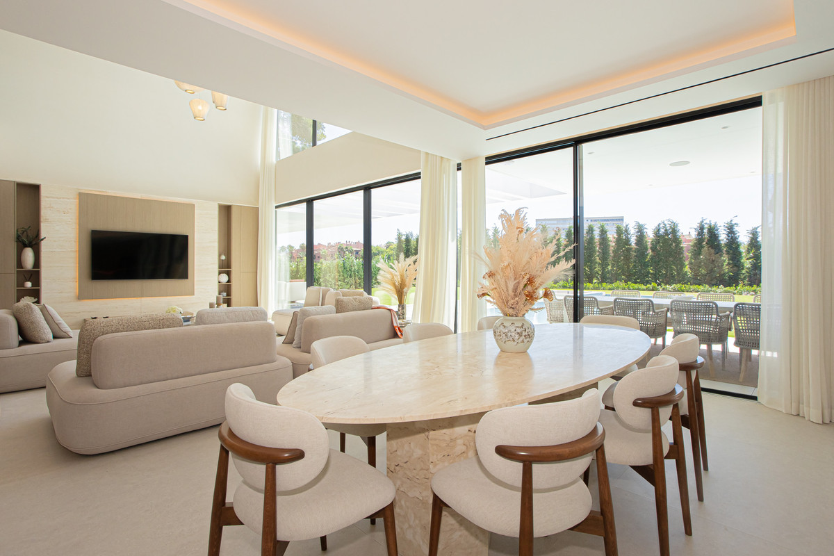 Se vende Villa - Chalet de 6 dormitorios en Costa Del Sol, Málaga, España