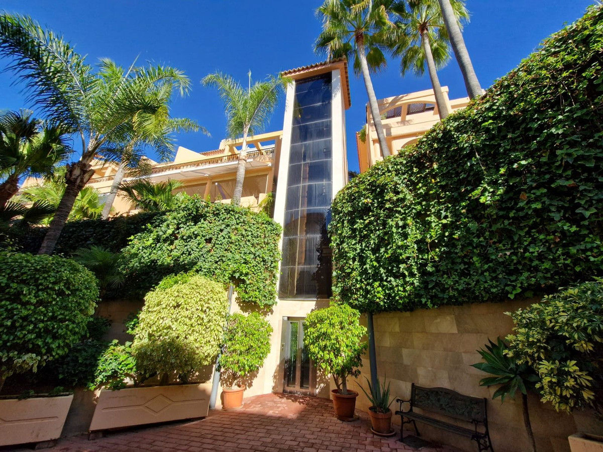 2 Bed Apartment for sale in Marbella Costa Del Sol, Málaga, Spain