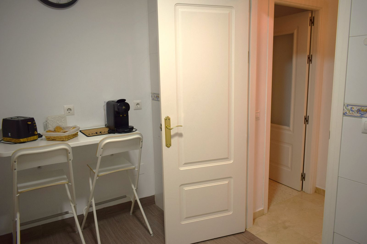 Se vende Apartamento Planta Media de 2 dormitorios en Costa Del Sol, Málaga, España