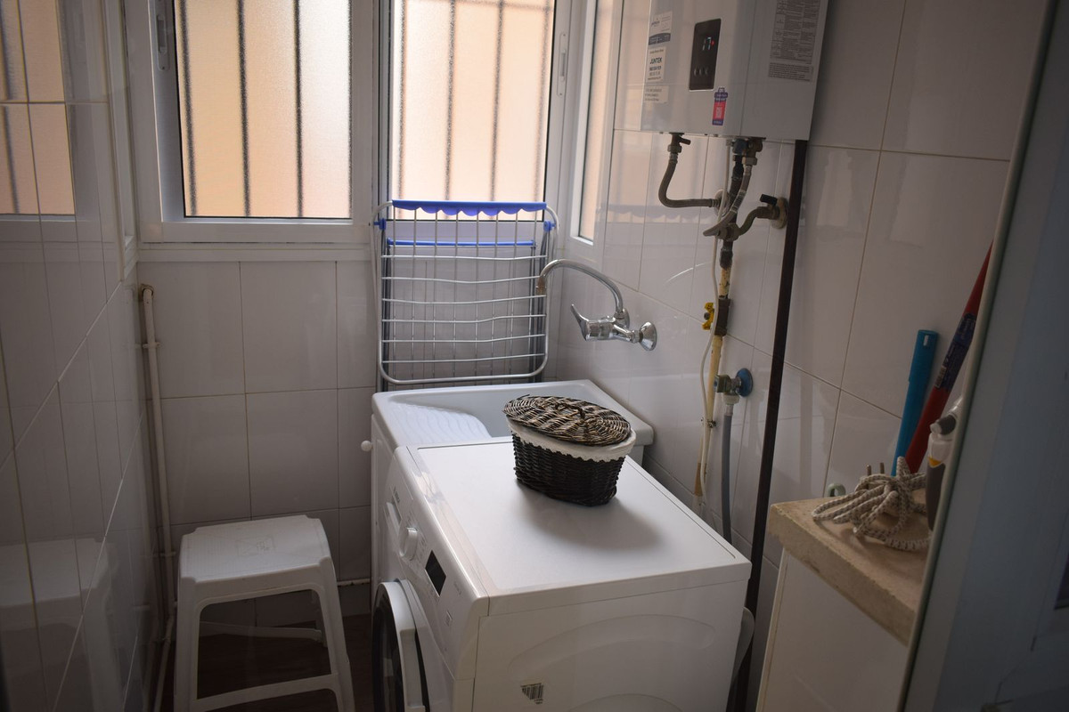 Se vende Apartamento Planta Media de 2 dormitorios en Costa Del Sol, Málaga, España