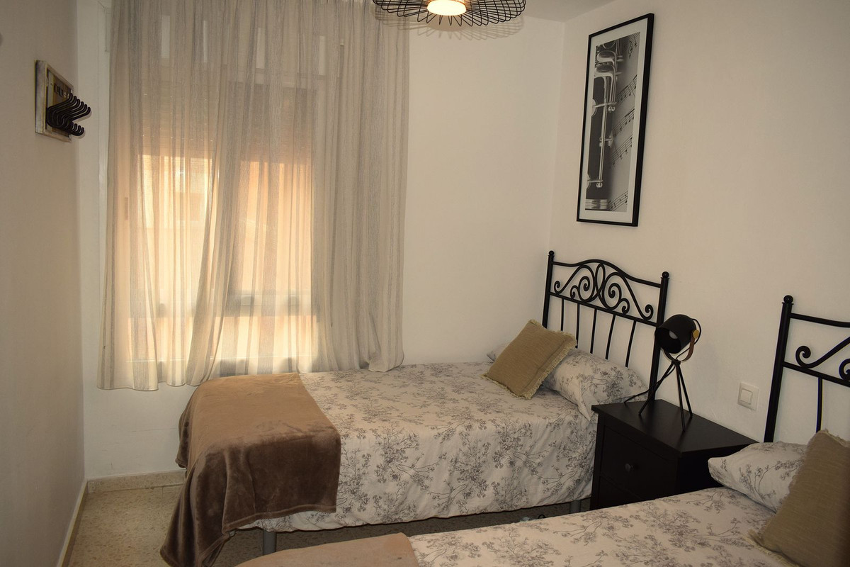 Se vende Apartamento Planta Media de 2 dormitorios en Costa Del Sol, Málaga, España