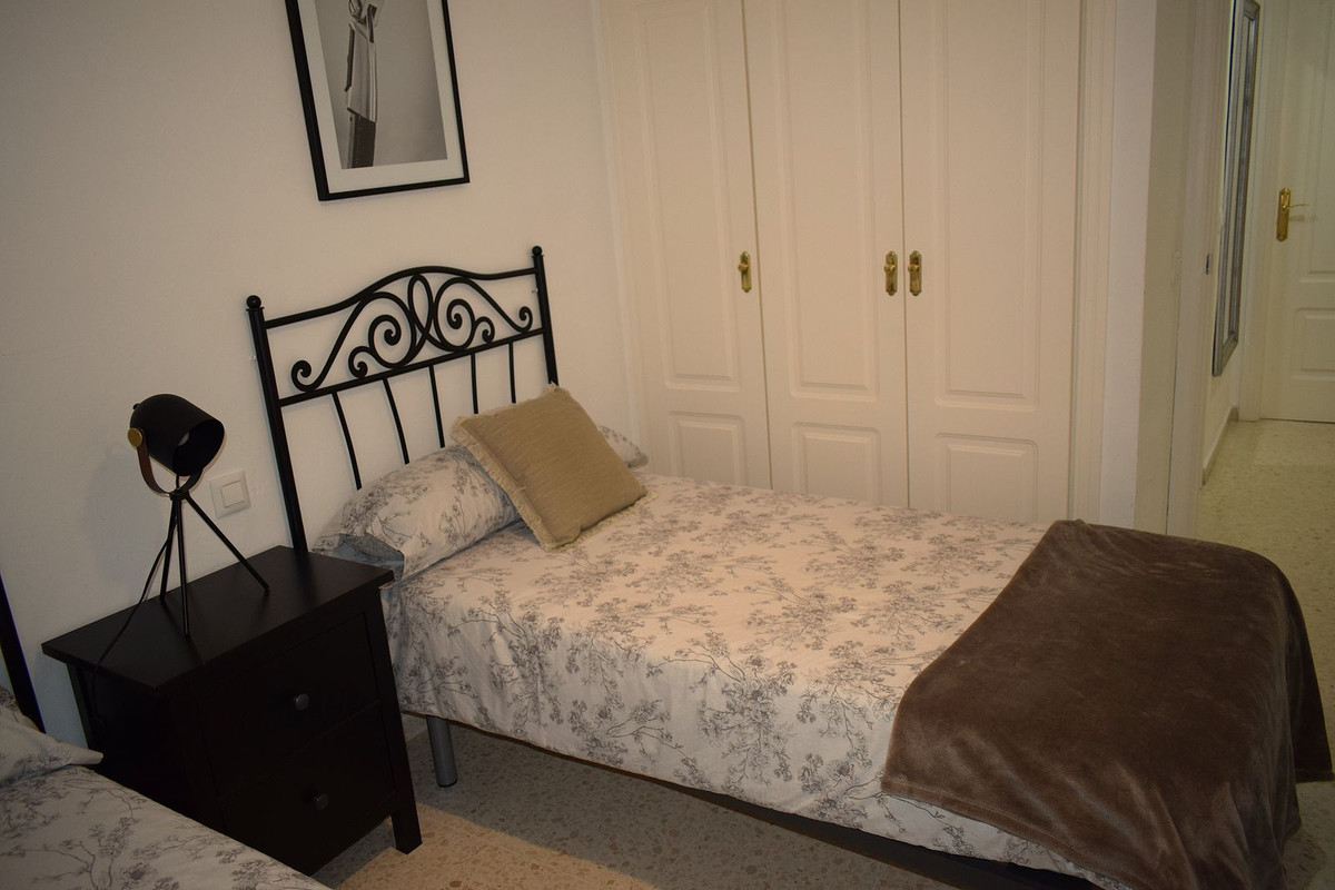 Se vende Apartamento Planta Media de 2 dormitorios en Costa Del Sol, Málaga, España