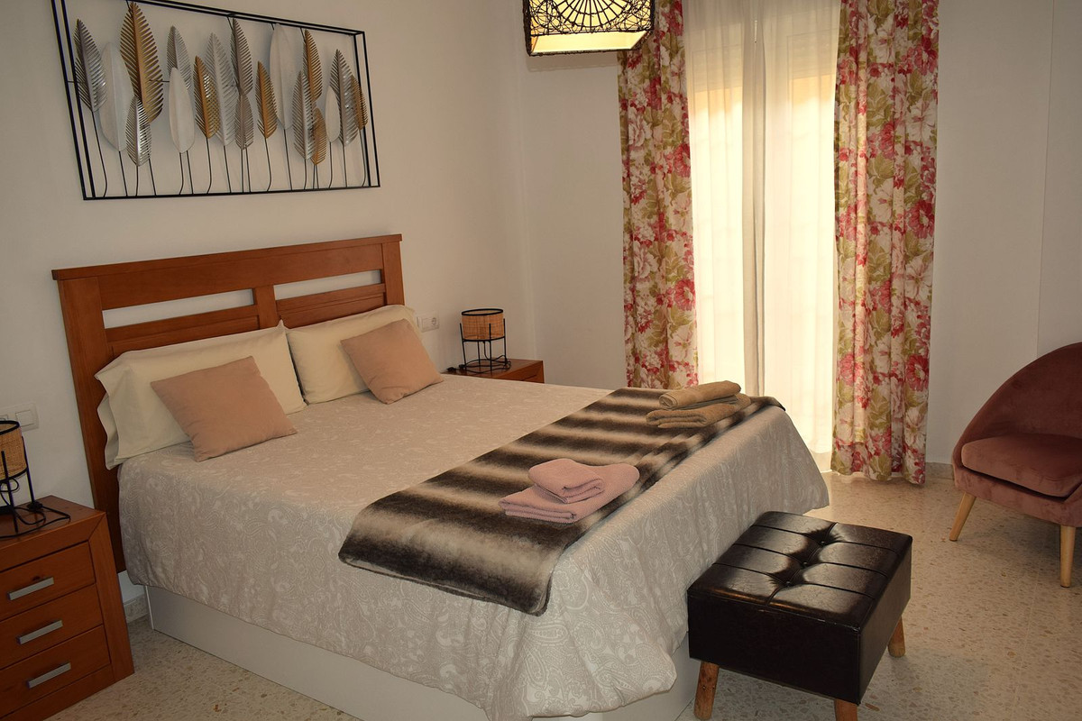 Se vende Apartamento Planta Media de 2 dormitorios en Costa Del Sol, Málaga, España