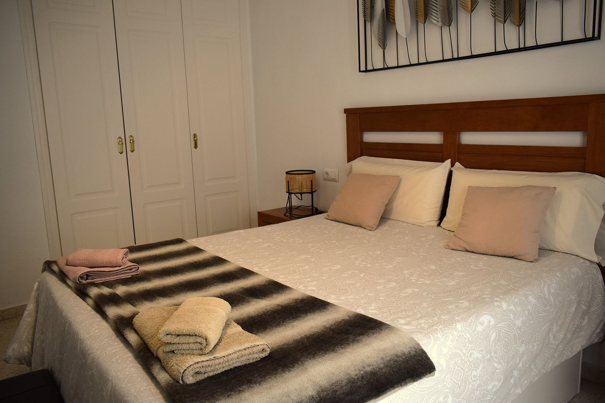 Se vende Apartamento Planta Media de 2 dormitorios en Costa Del Sol, Málaga, España