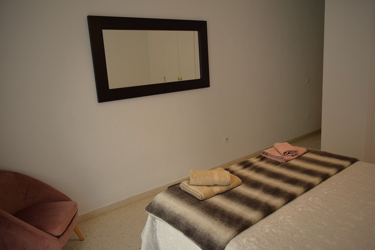 Se vende Apartamento Planta Media de 2 dormitorios en Costa Del Sol, Málaga, España