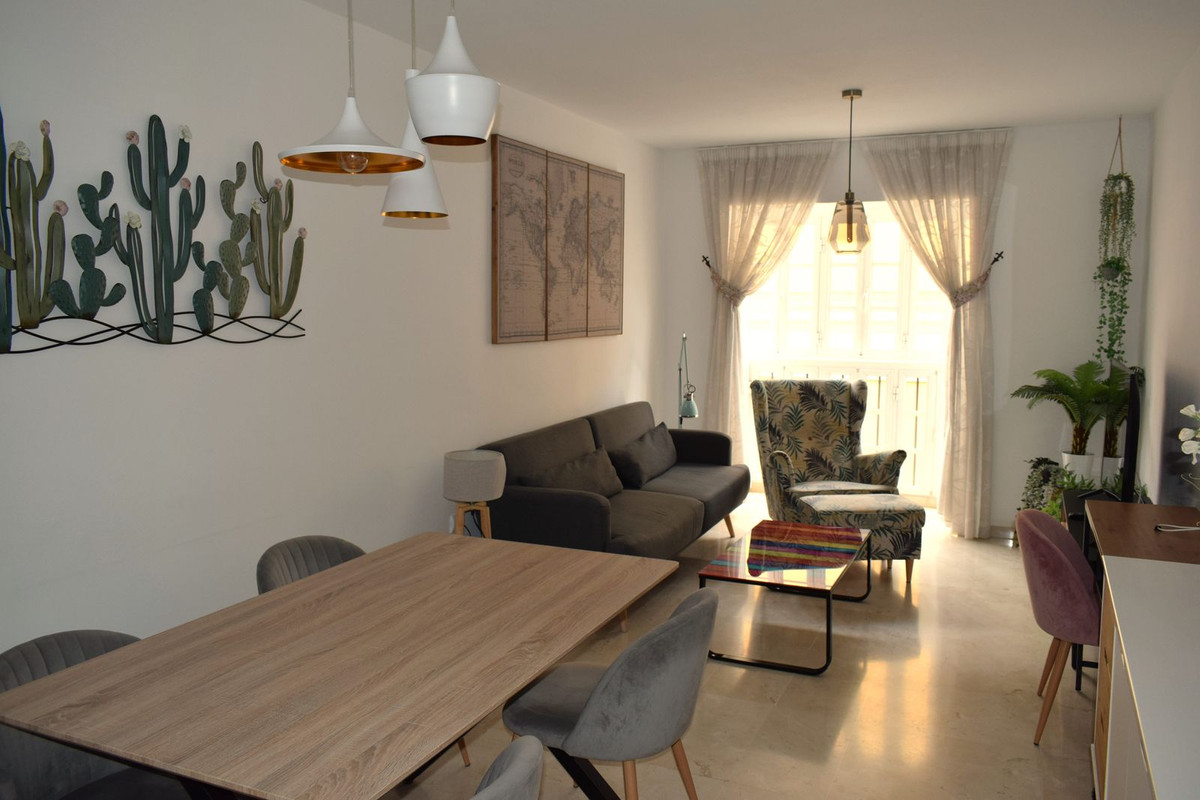 Se vende Apartamento Planta Media de 2 dormitorios en Costa Del Sol, Málaga, España