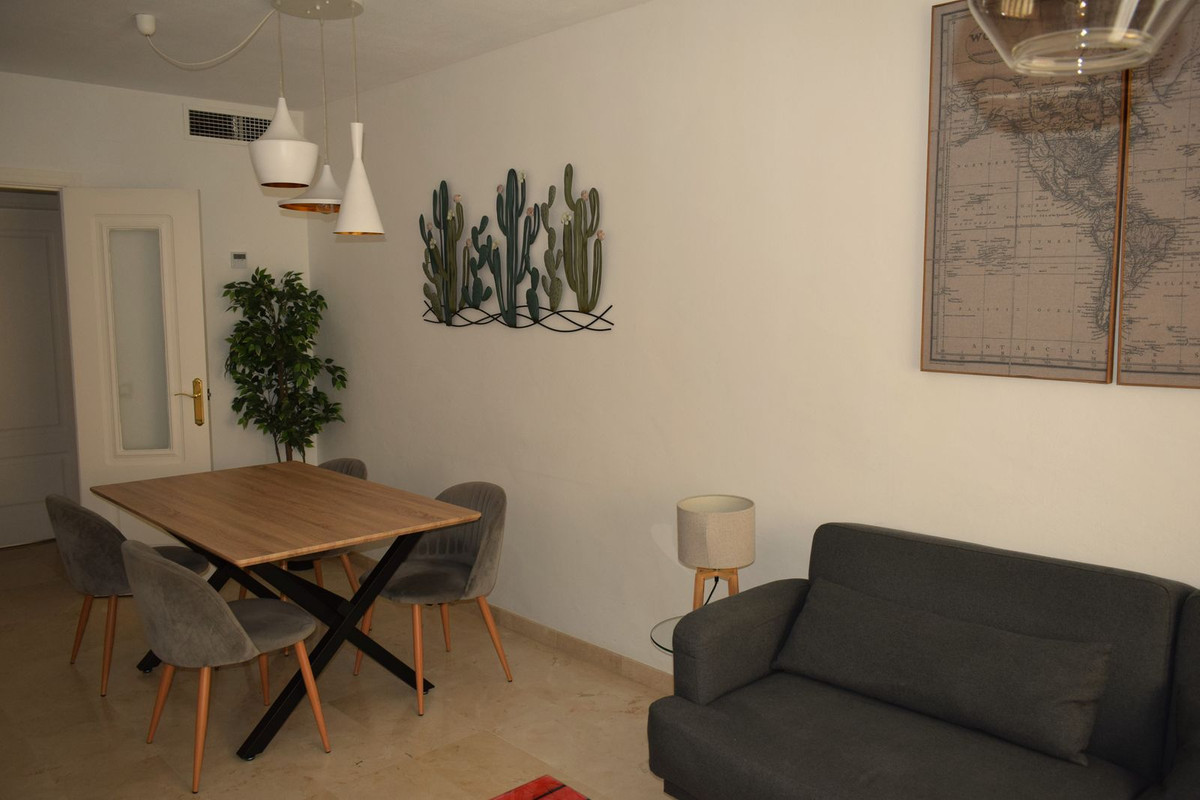 Se vende Apartamento Planta Media de 2 dormitorios en Costa Del Sol, Málaga, España