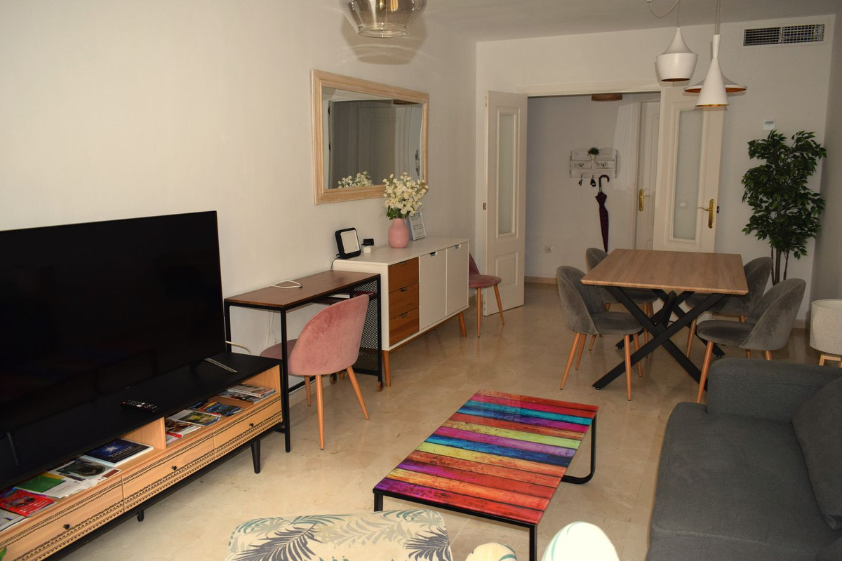 Se vende Apartamento Planta Media de 2 dormitorios en Costa Del Sol, Málaga, España