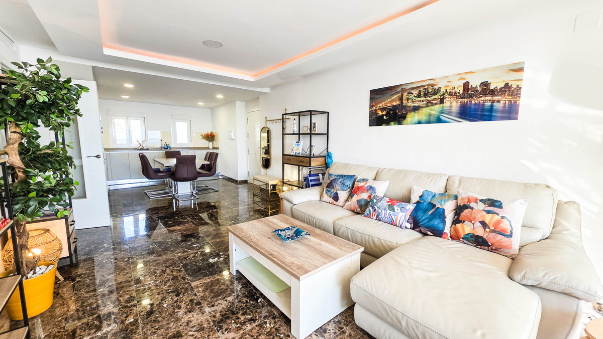 2 Bed Apartment for sale in La Duquesa Costa Del Sol, Málaga, Spain