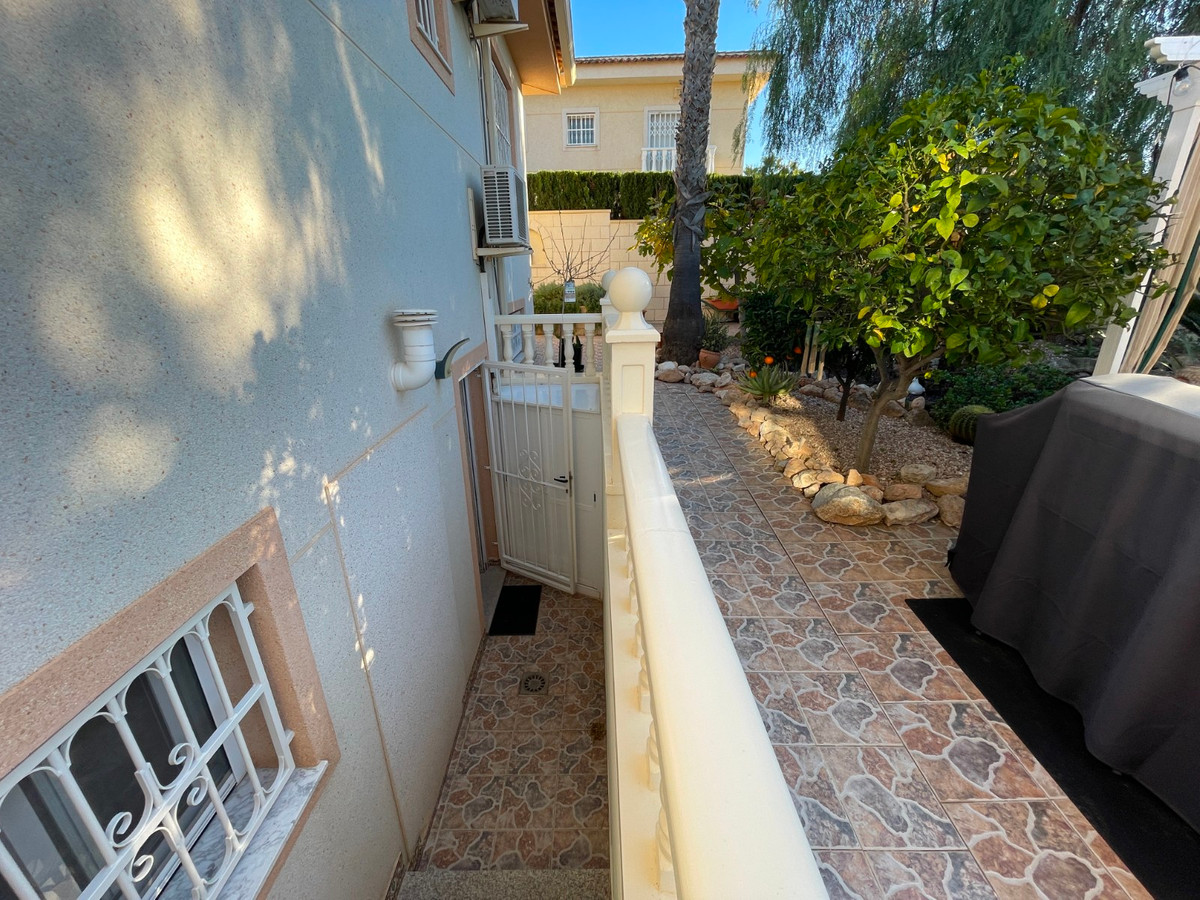 Se vende Villa - Chalet de 5 dormitorios en Costa Blanca, Alicante, España