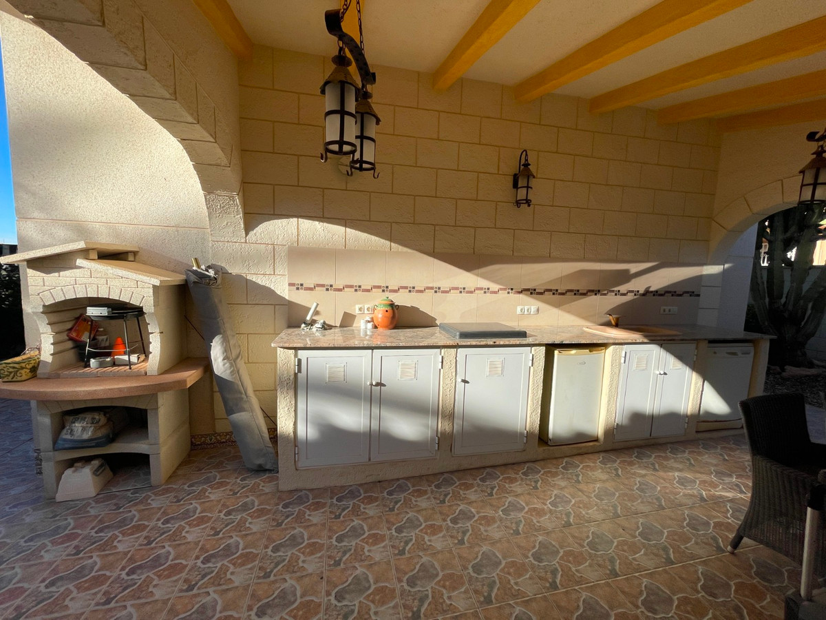 Se vende Villa - Chalet de 5 dormitorios en Costa Blanca, Alicante, España
