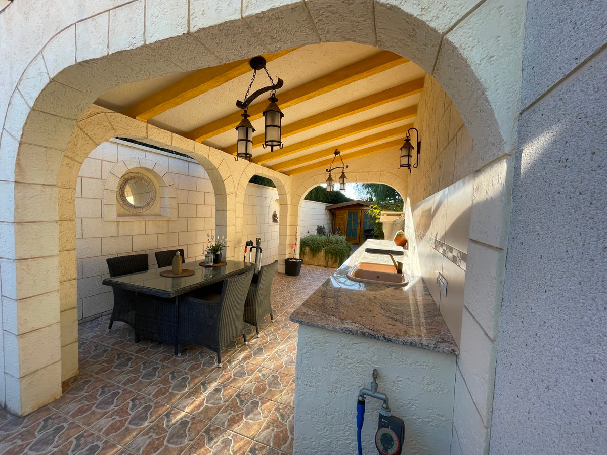 Se vende Villa - Chalet de 5 dormitorios en Costa Blanca, Alicante, España