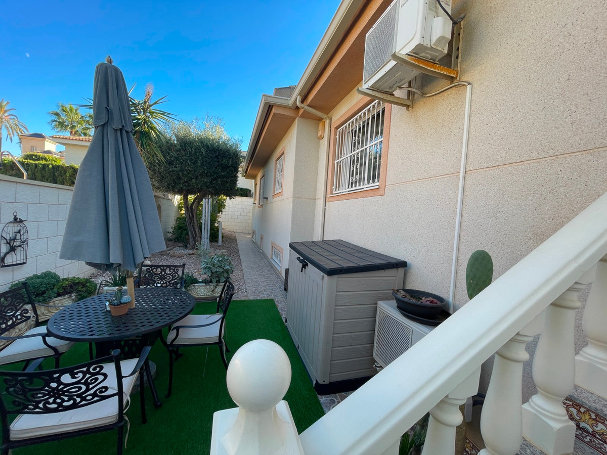 Se vende Villa - Chalet de 5 dormitorios en Costa Blanca, Alicante, España