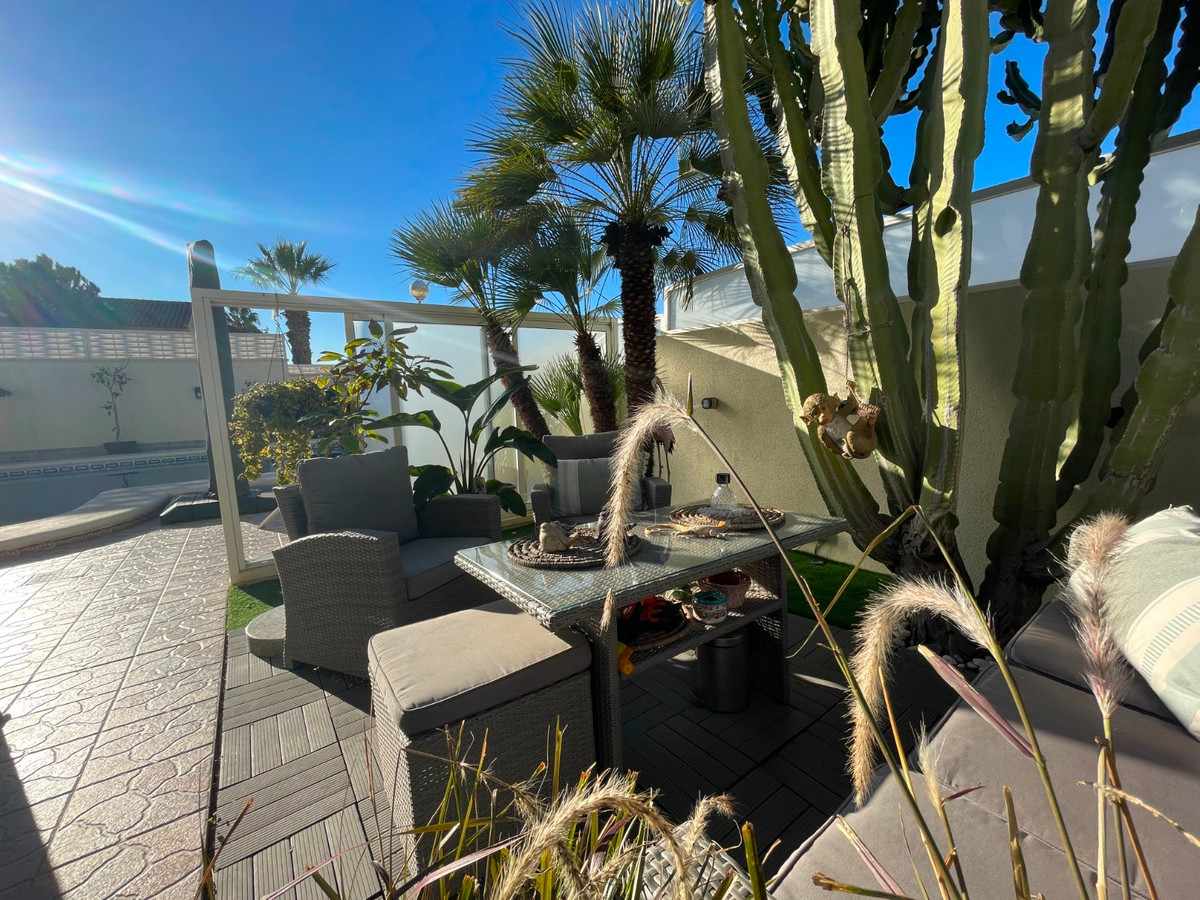 Se vende Villa - Chalet de 5 dormitorios en Costa Blanca, Alicante, España