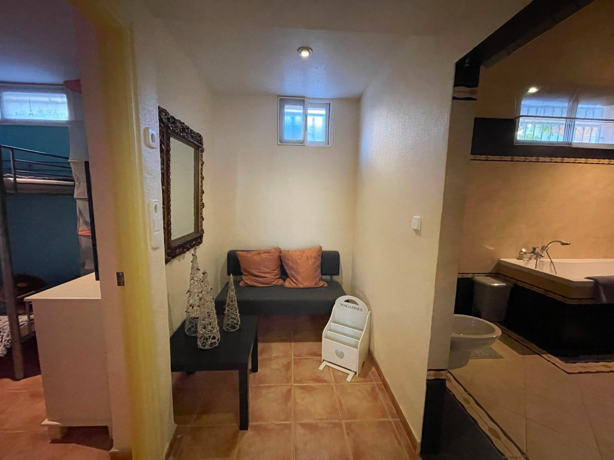 Se vende Villa - Chalet de 5 dormitorios en Costa Blanca, Alicante, España