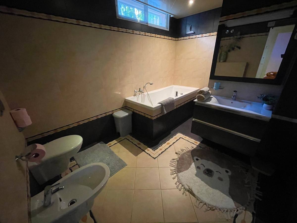 Se vende Villa - Chalet de 5 dormitorios en Costa Blanca, Alicante, España