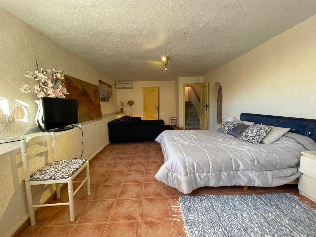 Se vende Villa - Chalet de 5 dormitorios en Costa Blanca, Alicante, España