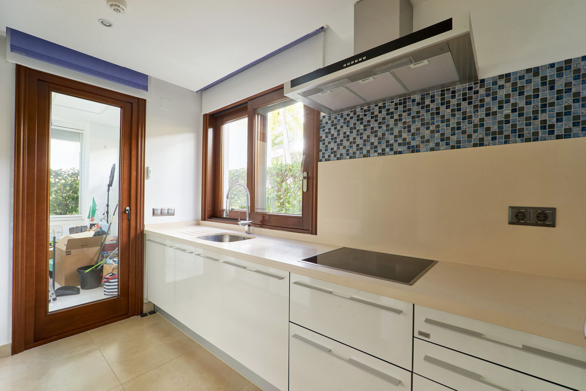 1 Bed Apartment for sale in Estepona Costa Del Sol, Málaga, Spain
