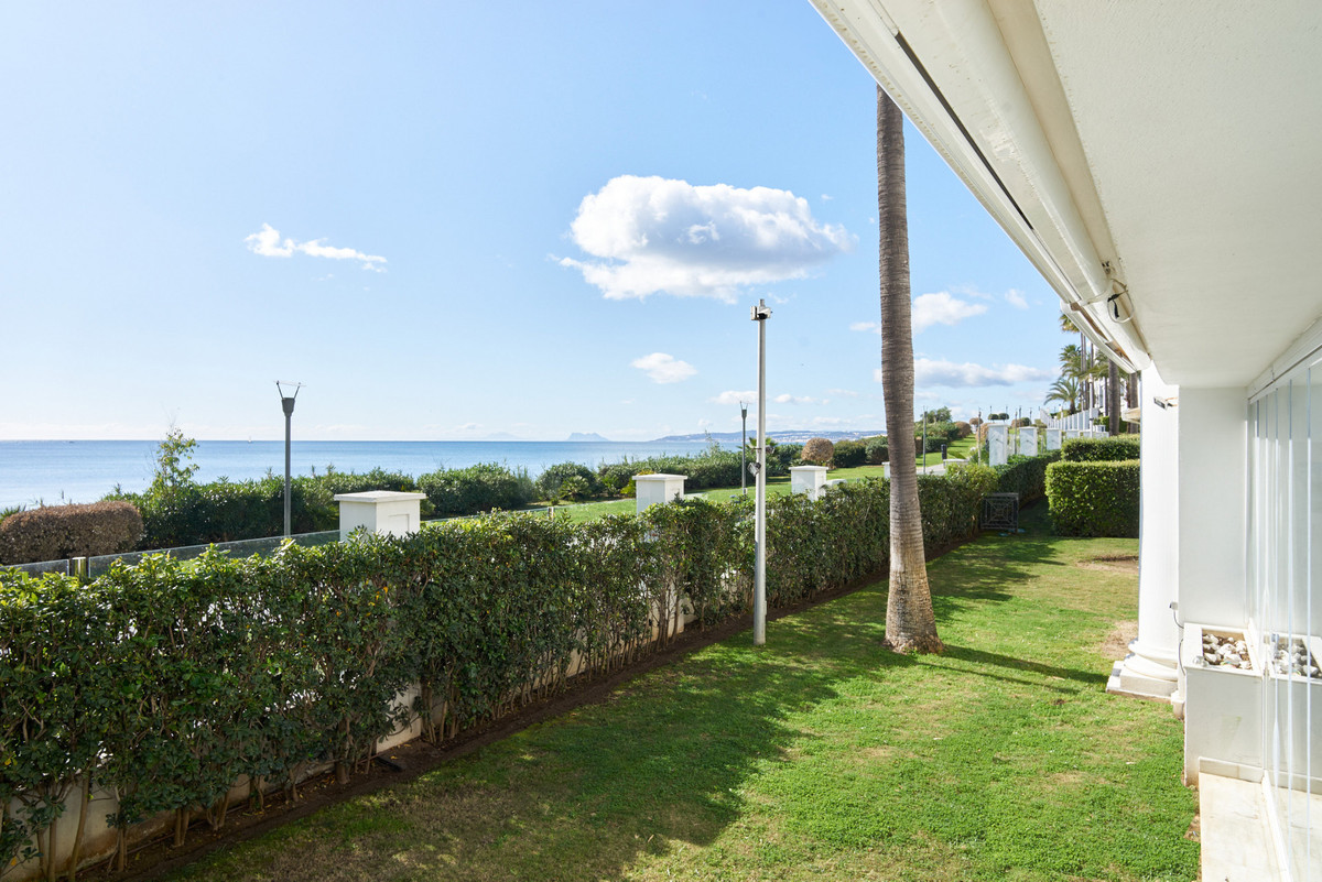1 Bed Apartment for sale in Estepona Costa Del Sol, Málaga, Spain