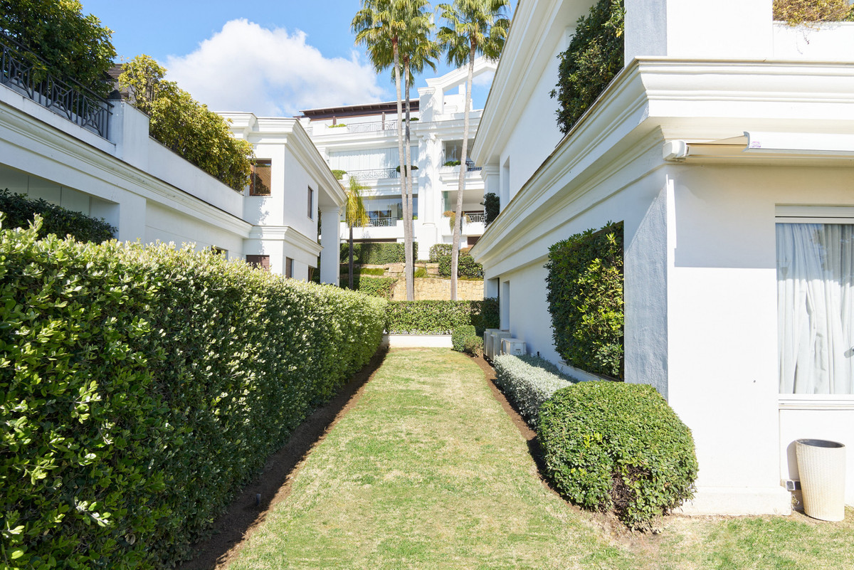 1 Bed Apartment for sale in Estepona Costa Del Sol, Málaga, Spain